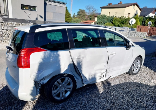 Peugeot 5008 cena 11500 przebieg: 209000, rok produkcji 2011 z Biała małe 466